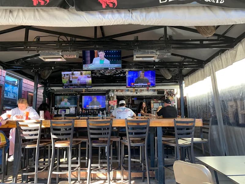 Delirium, Bars in La Jolla