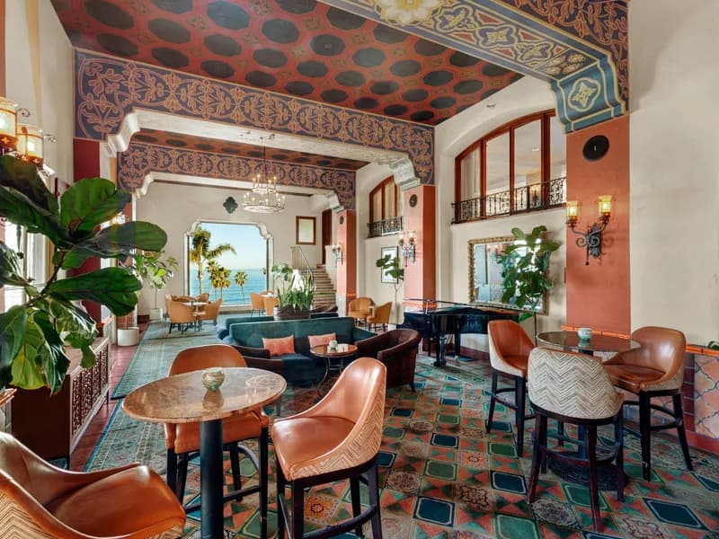 La Sala Lounge, Bars in La Jolla