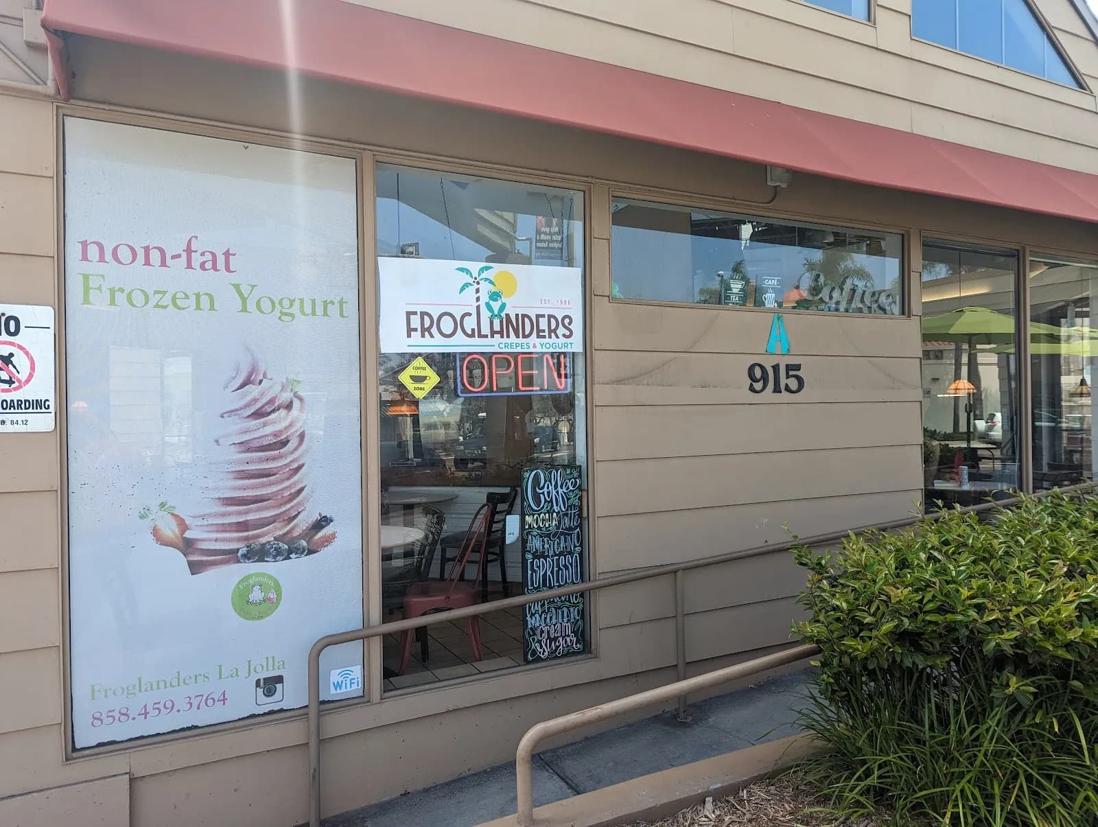 Froglanders Crepes & Yogurt, Restaurants in La Jolla