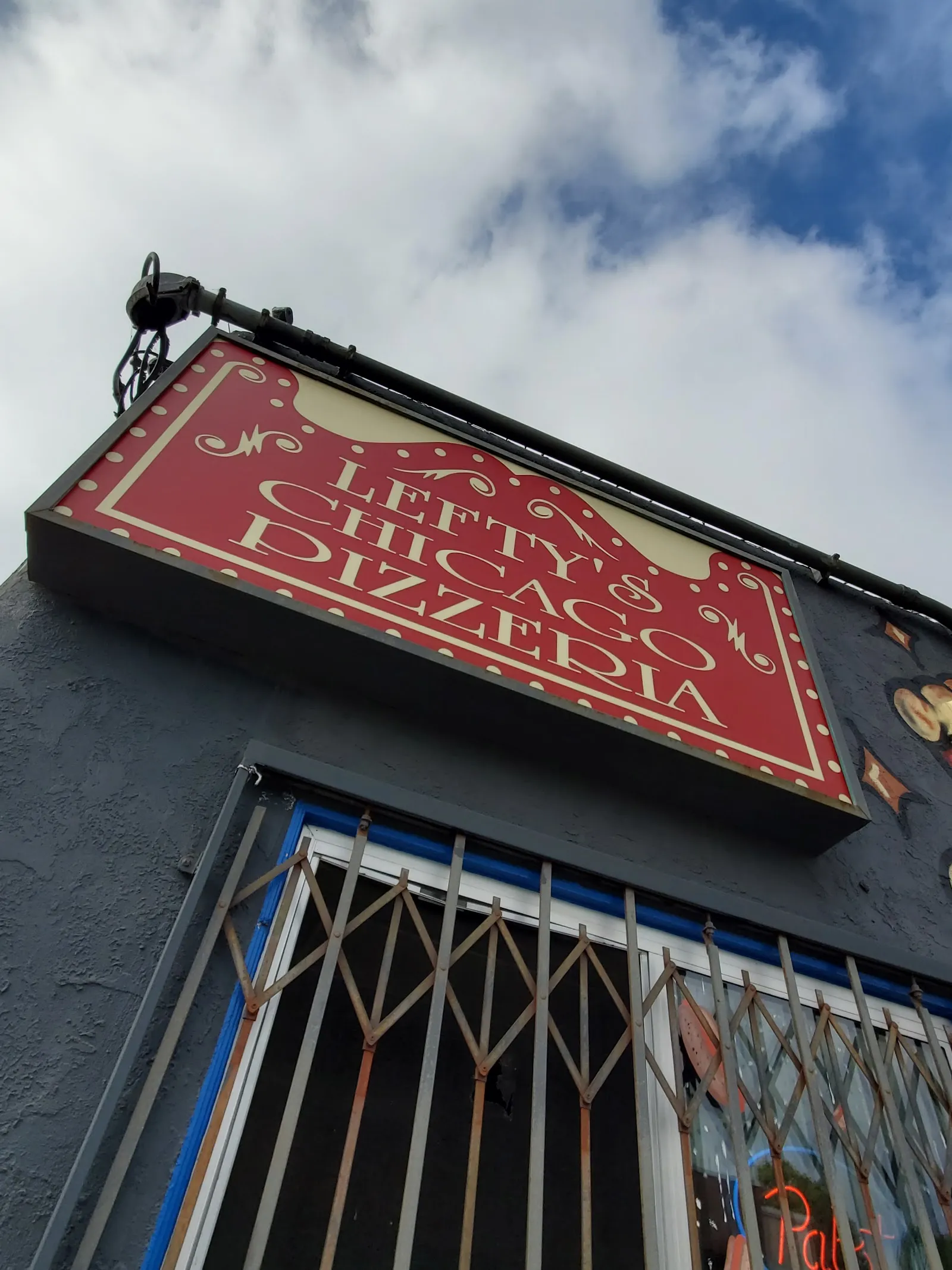 Lefty's Chicago Pizzeria, Restaurants in North Park