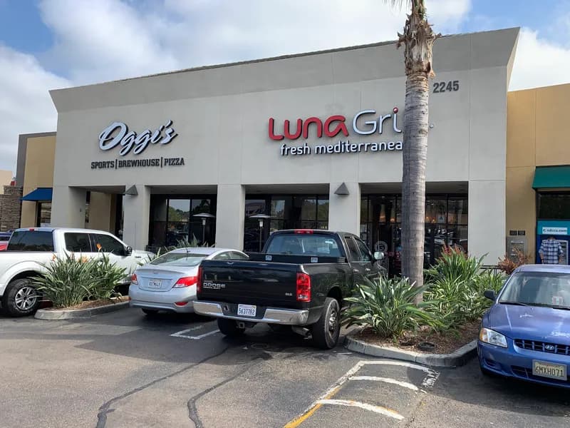Luna Grill Mission Valley, Restaurants in Mission Valley