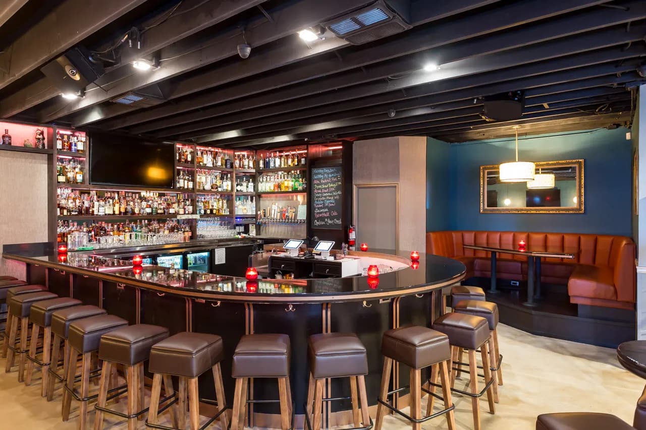 The Cordova Bar, Bars in Old Town