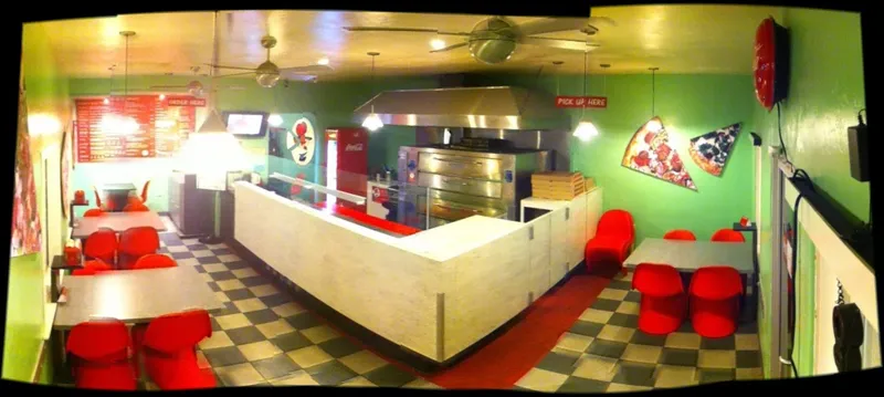 Rosaria Pizza, Restaurants in Mission Beach