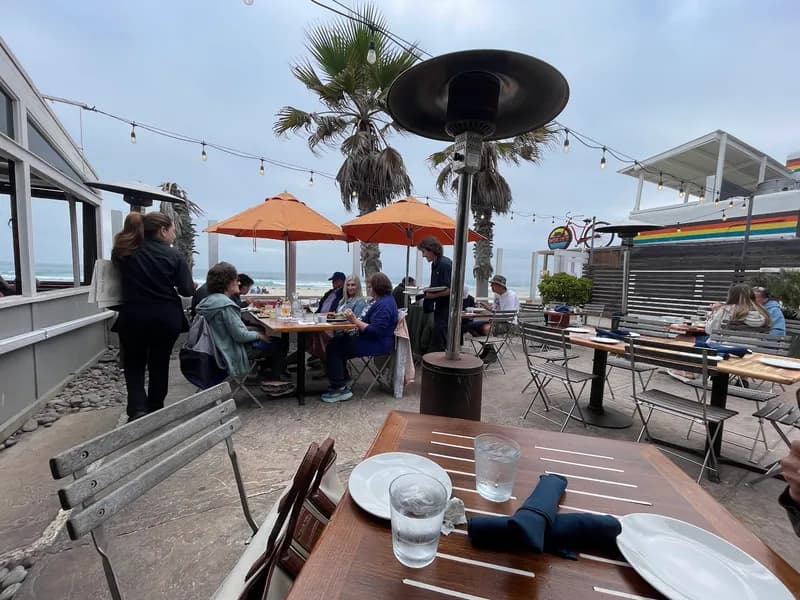 World Famous, Restaurants in Pacific Beach
