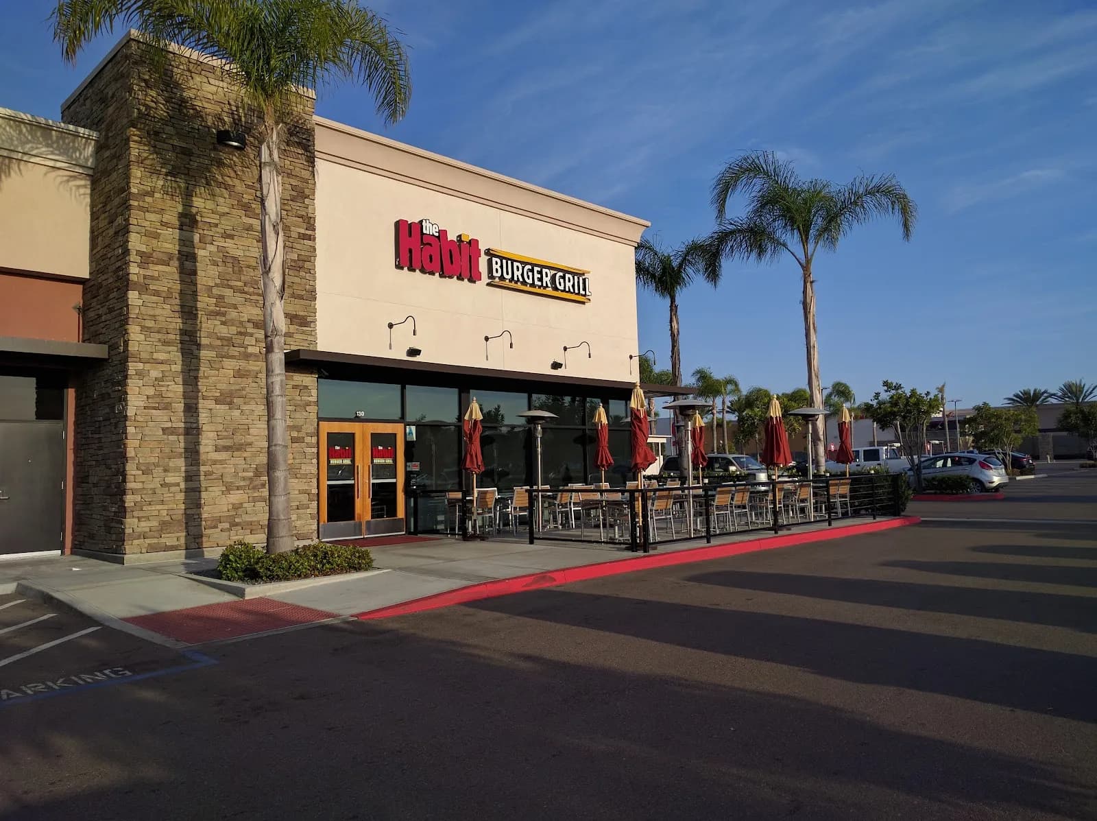 Habit Burger & Grill, Restaurants in Old Town