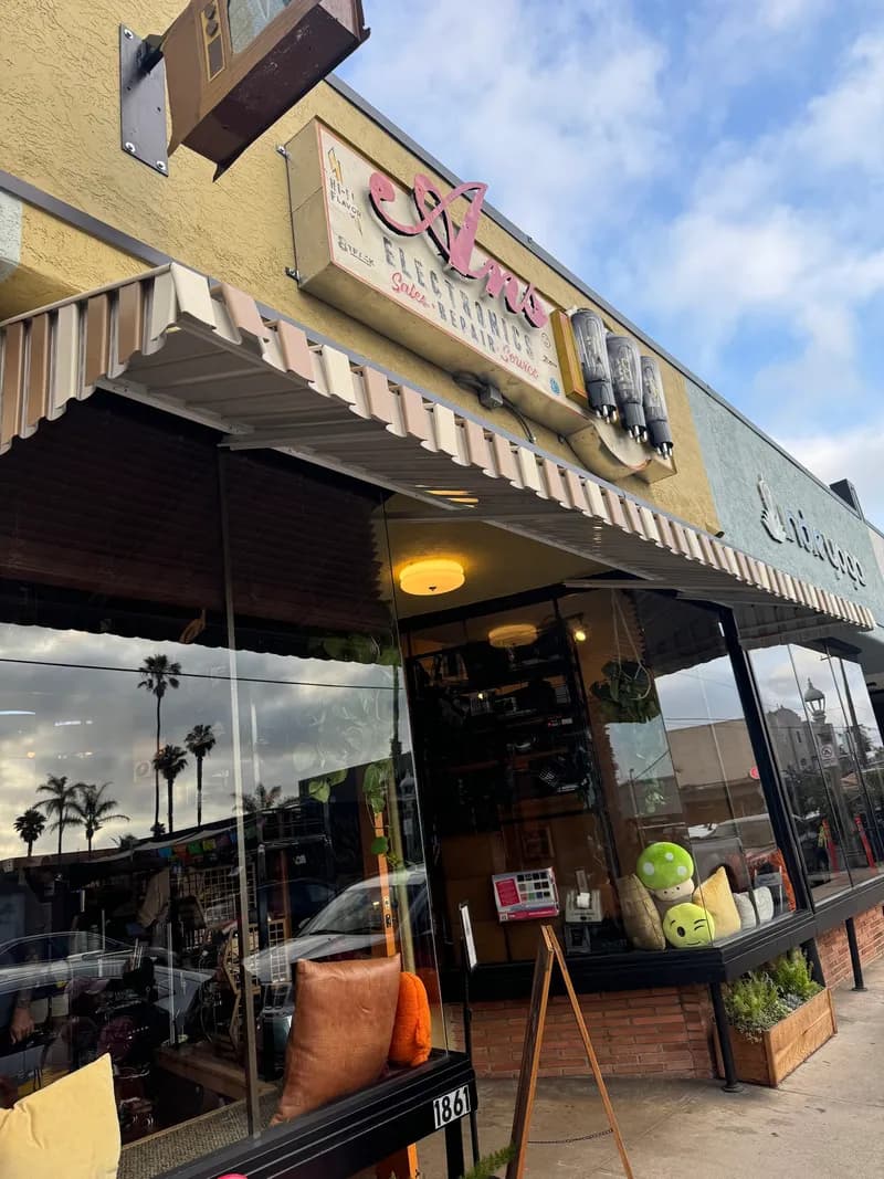 An's Electronics Repair, Ice Cream & Dessert in Ocean Beach
