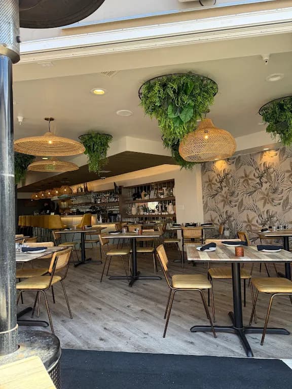 Beeside Balcony Del Mar, Restaurants in Del Mar