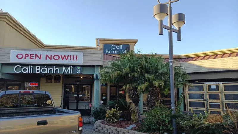 Cali Banh Mi, Restaurants in Old Town