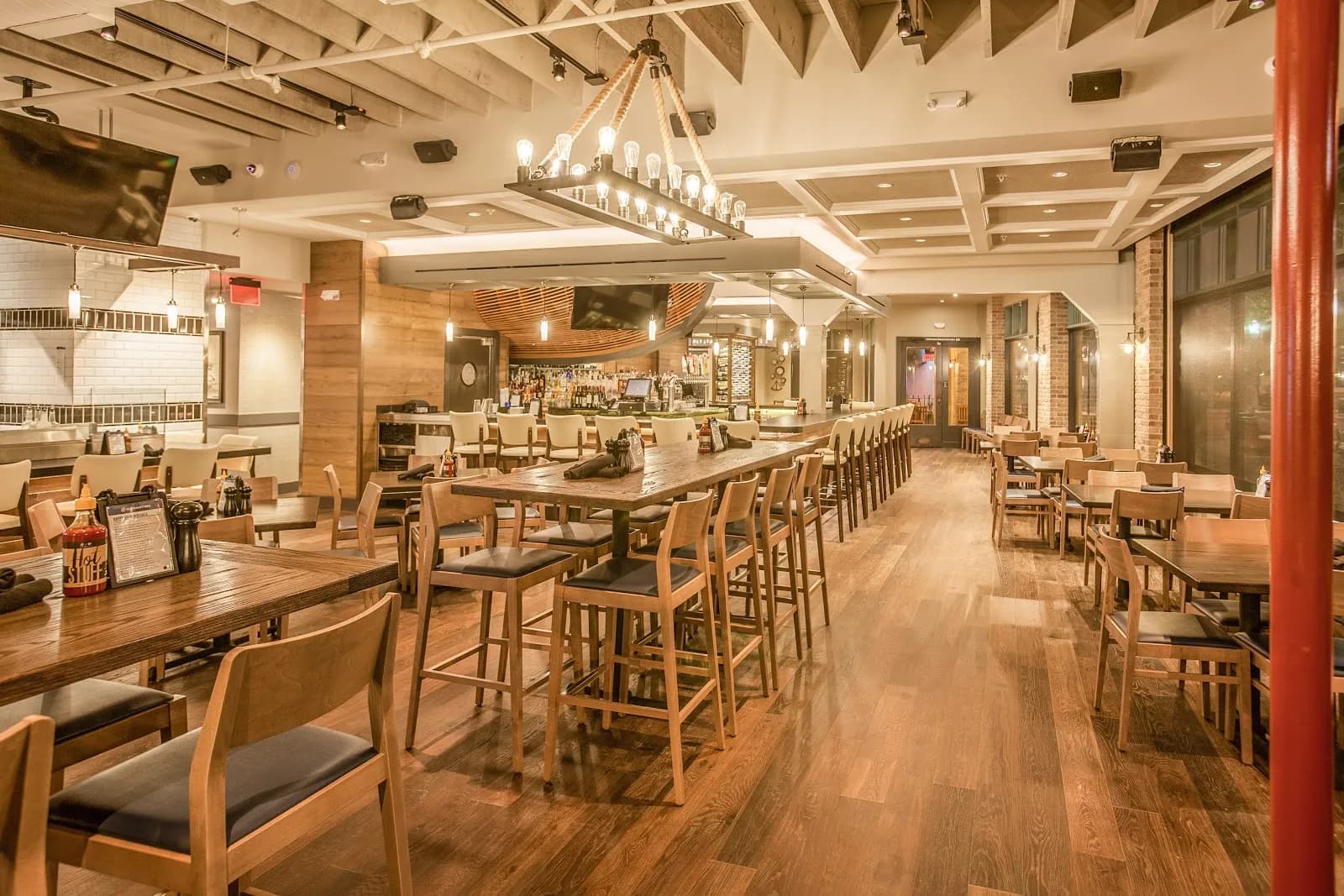 Brigantine Seafood & Oyster Bar, Restaurants in Coronado