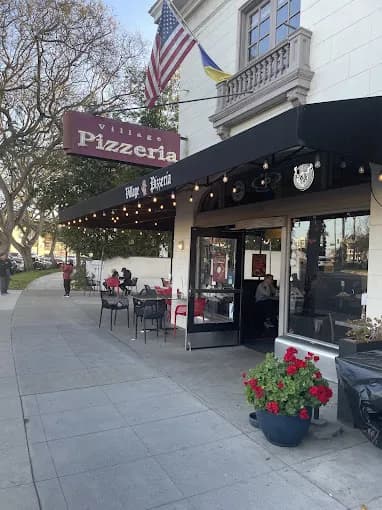 Village Pizzeria, Restaurants in Coronado