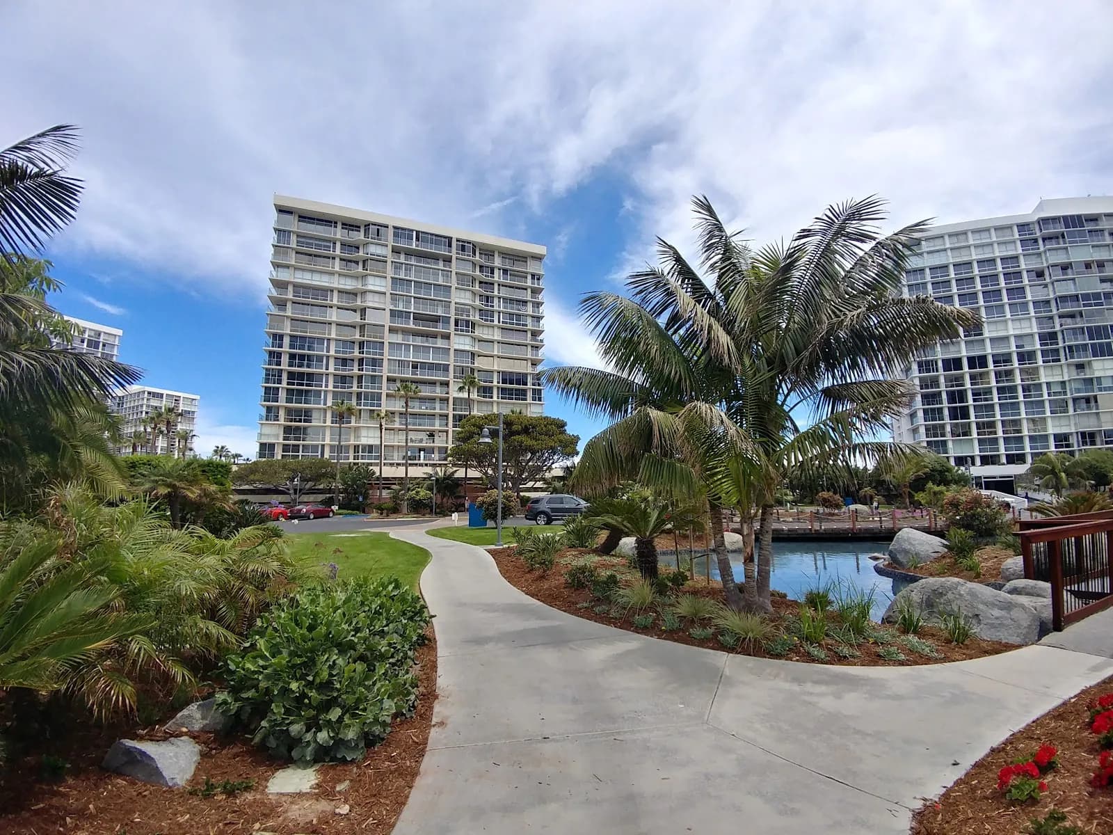 Coronado Shores Beach Club, Bars in Coronado