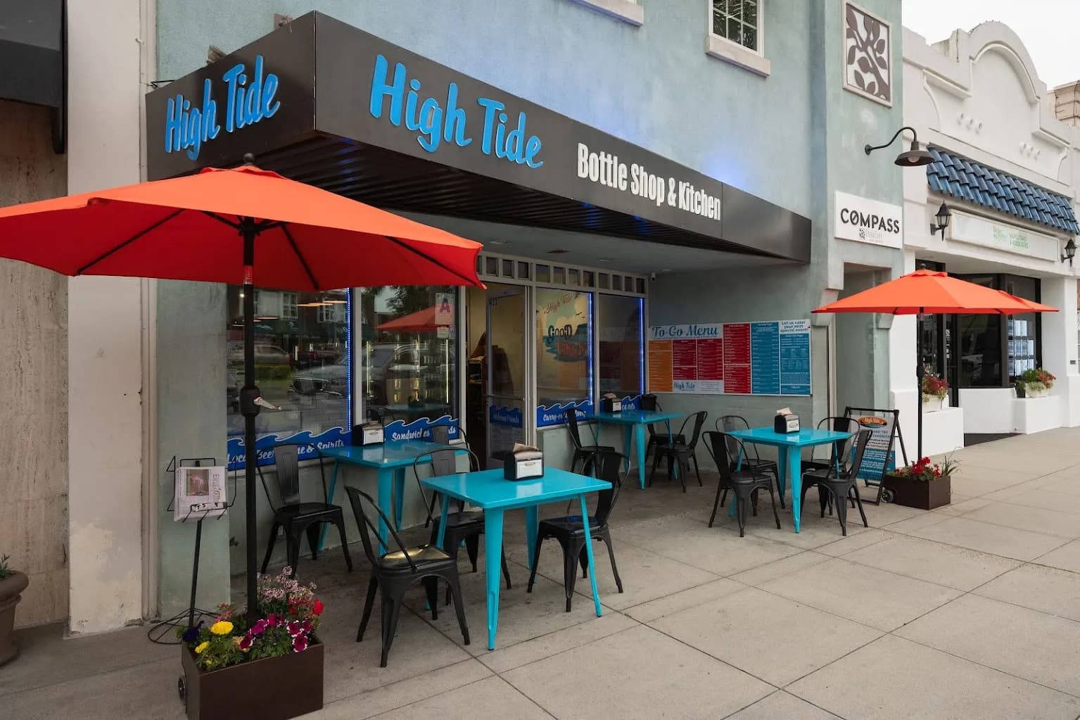 High Tide Bottle Shop & Kitchen, Restaurants in Coronado