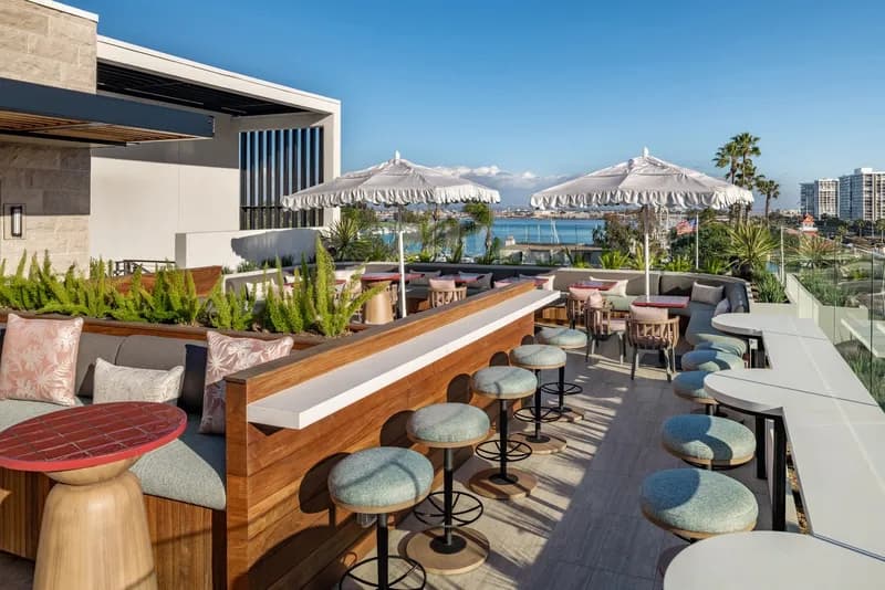 Dive, Restaurants in Coronado