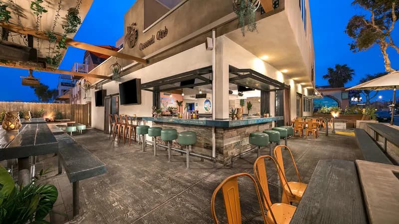 Miss B's Coconut Club, Restaurants in Mission Beach