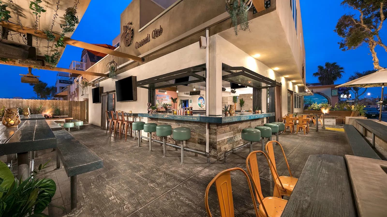 Miss B's Coconut Club, Restaurants in Mission Beach