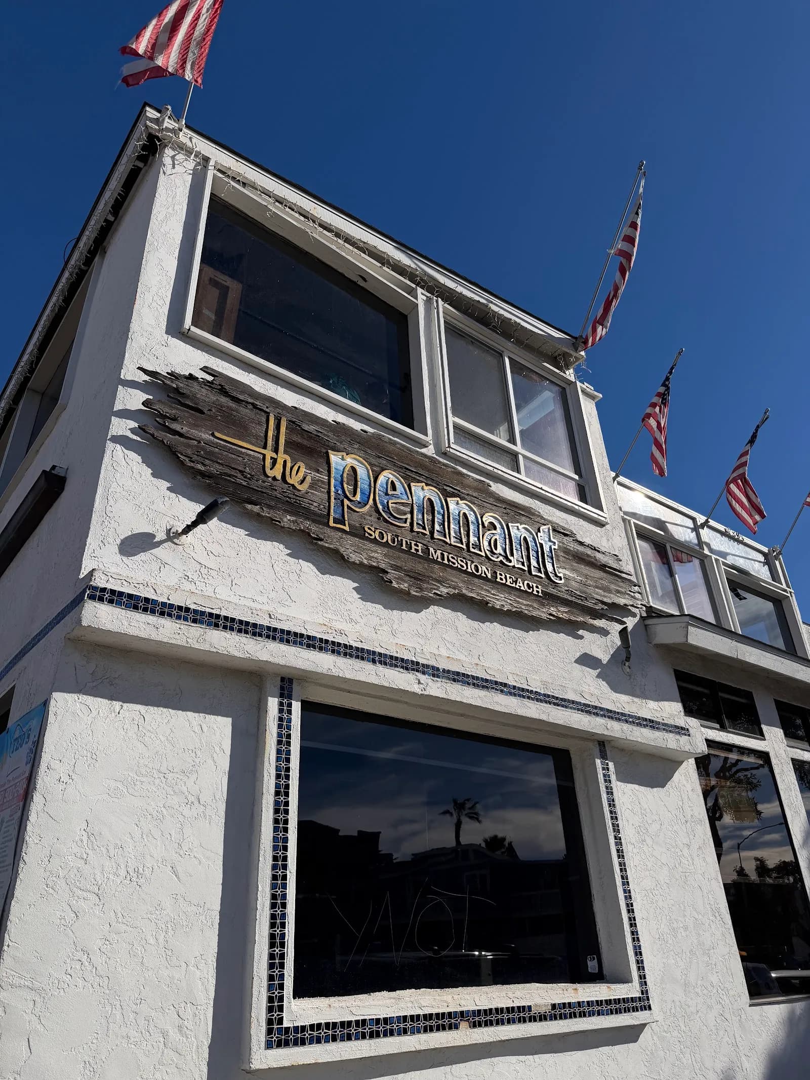 The Pennant, Restaurants in Mission Beach