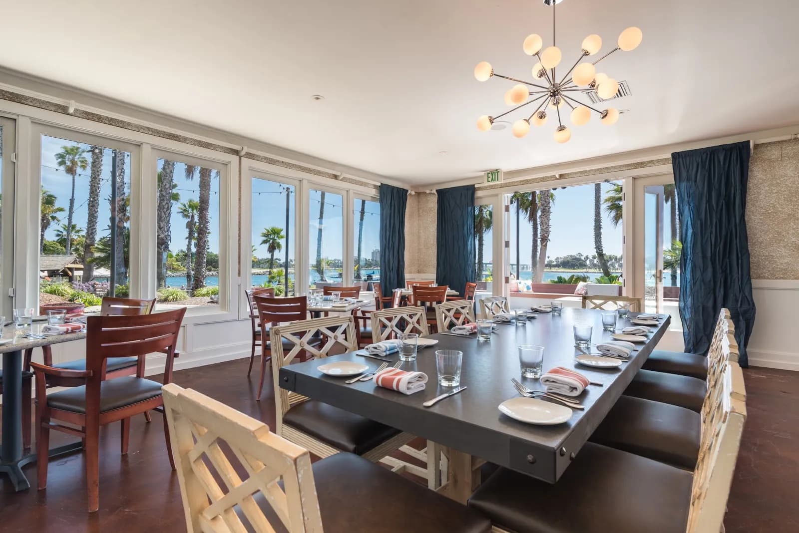 Tidal, Restaurants in Mission Beach
