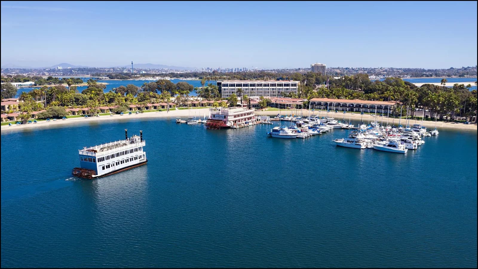 Bahia Belle Cruises, Restaurants in Mission Beach