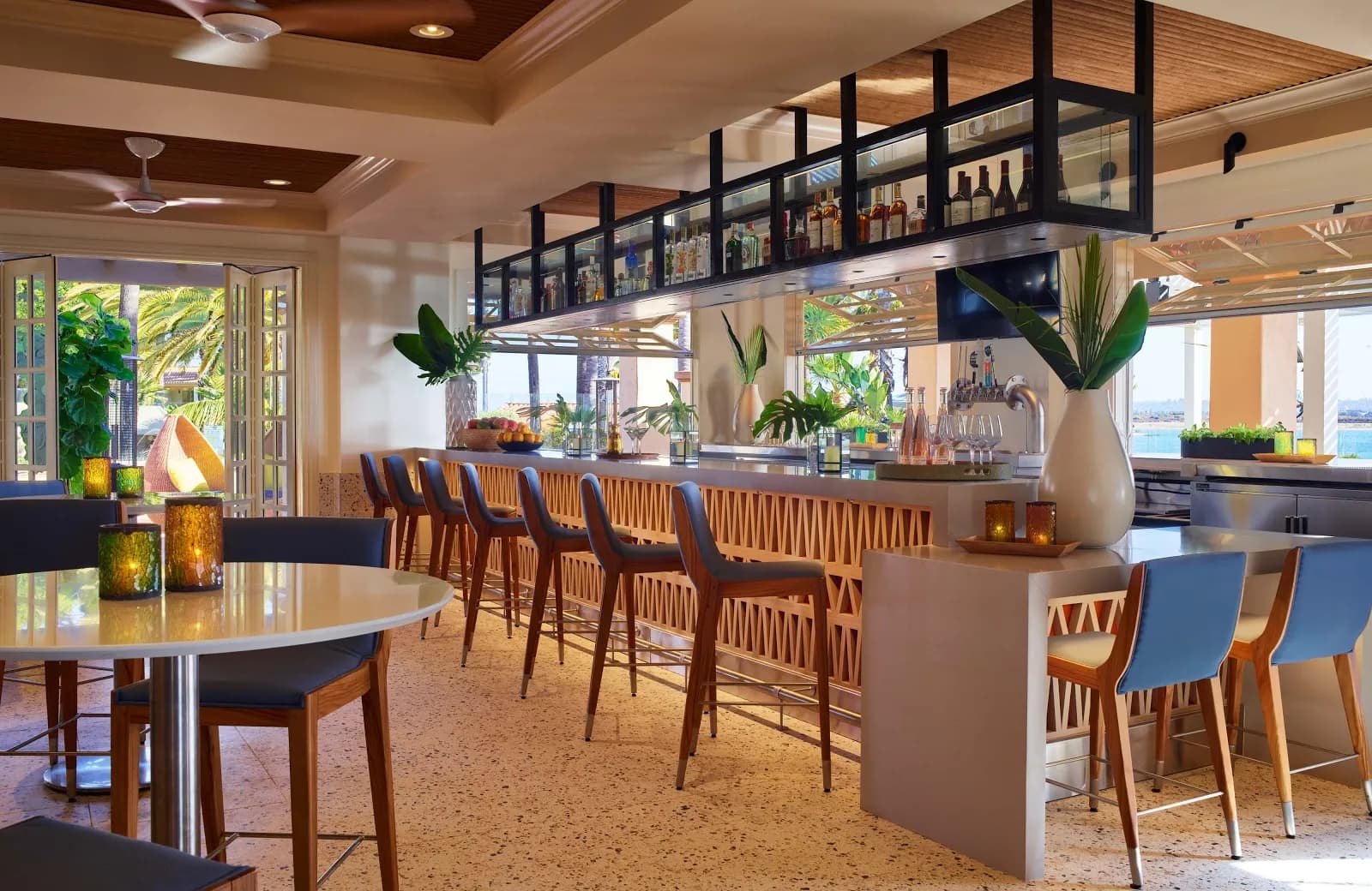 Covewood Restaurant, Restaurants in Bay Park