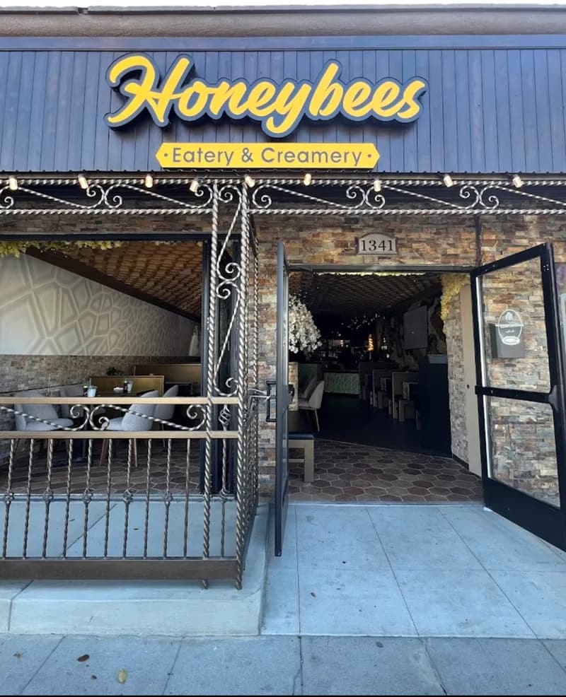 Honeybees, Restaurants in Pacific Beach